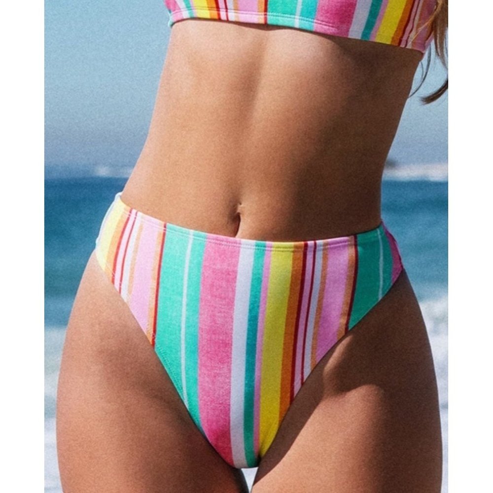 Cupshe Swimsuit Bottom  NWT Size Medium